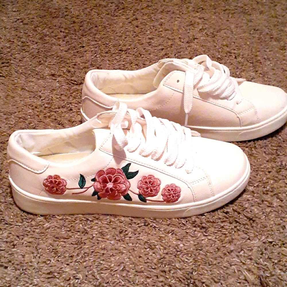 Women Tennis shoes